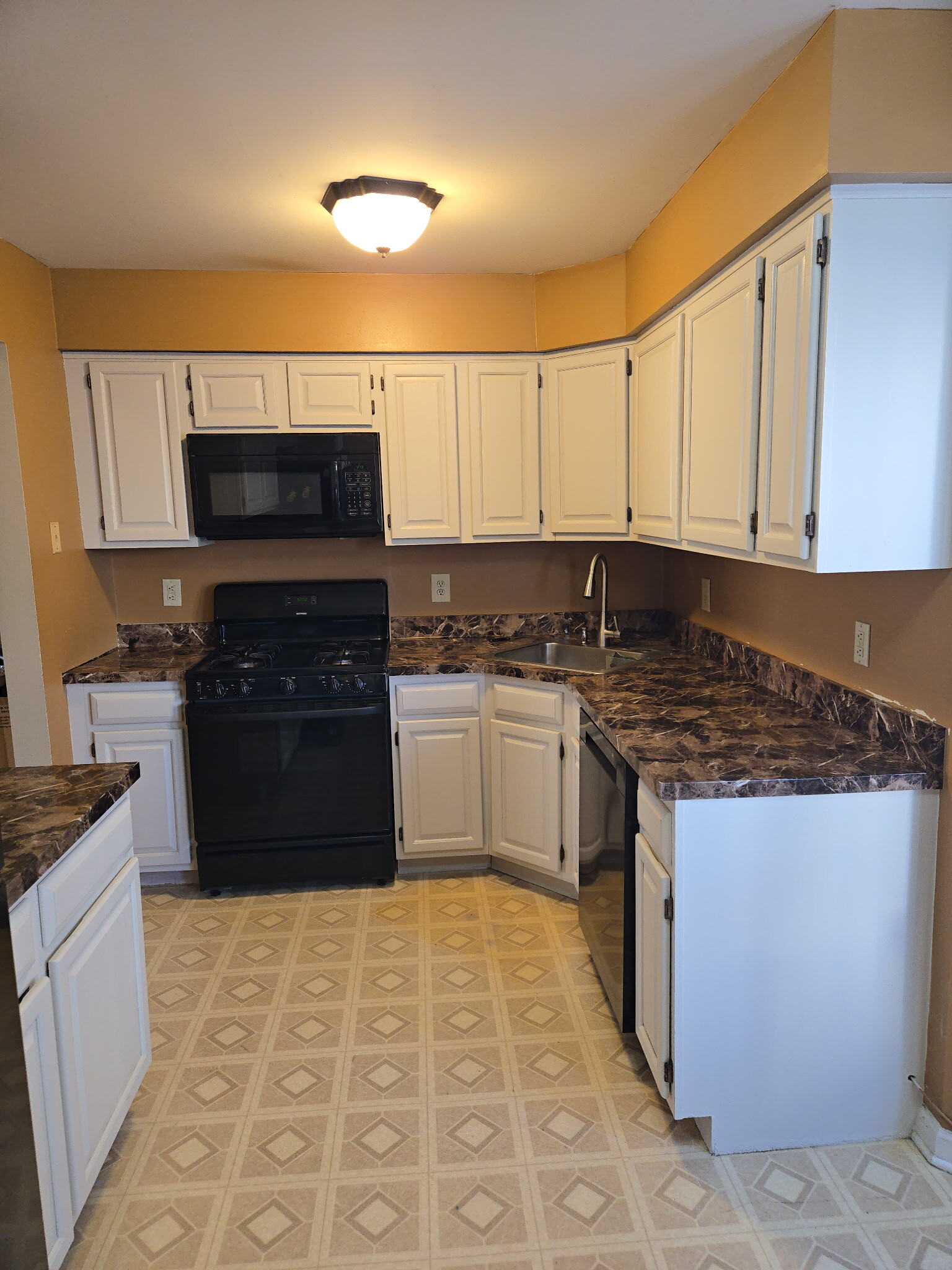 Building Photo - 1301 Sabrina Ln