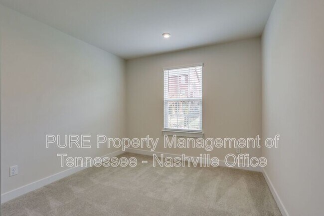 Building Photo - 2102 Morton Dr