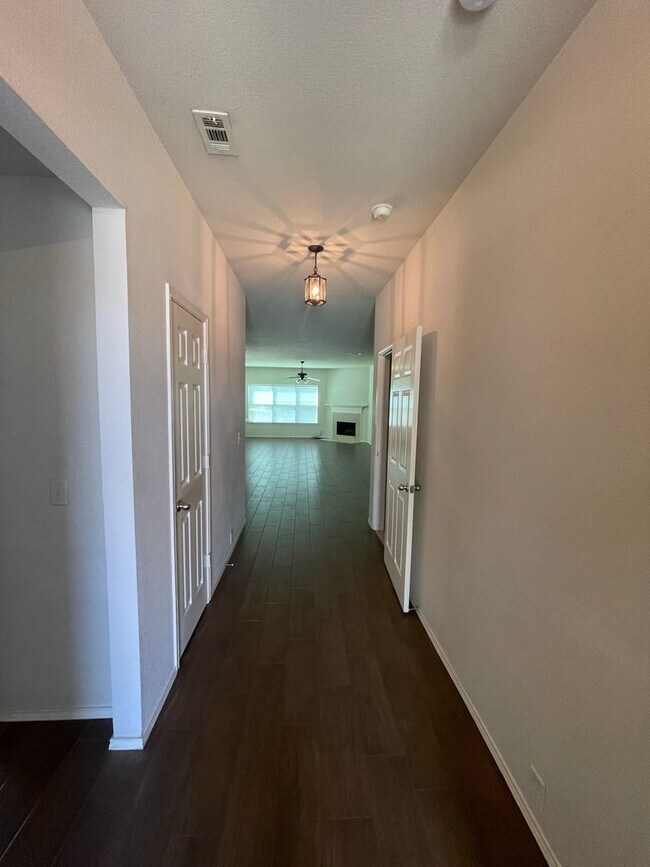Building Photo - 8532 Orleans Ln