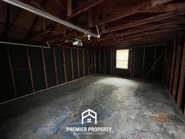 Building Photo - 2983 Cherry Rd