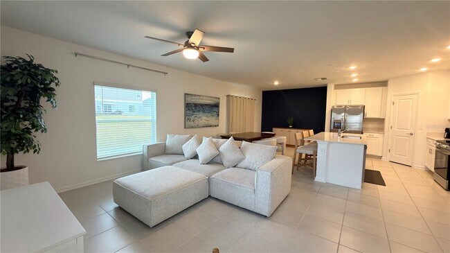 Building Photo - 2731 Armstrong Ave