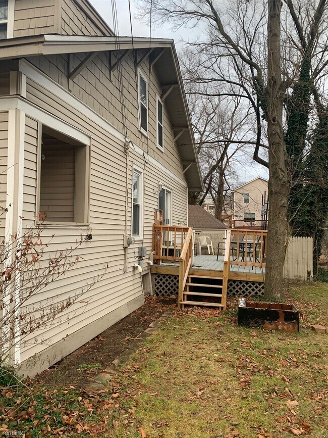Building Photo - 409 Sprague Ave