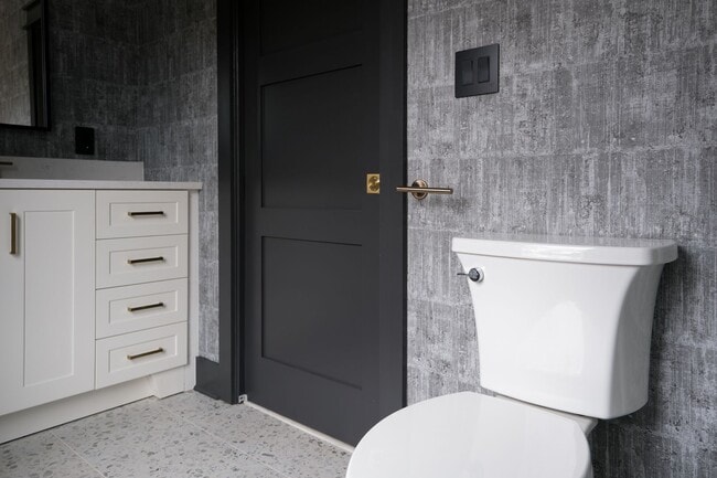 Building Photo - Custom Design Home in Greenville w/ Lawn Care included!