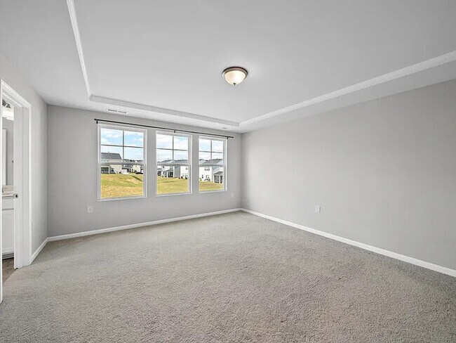 Building Photo - Lease OR Lease to Own