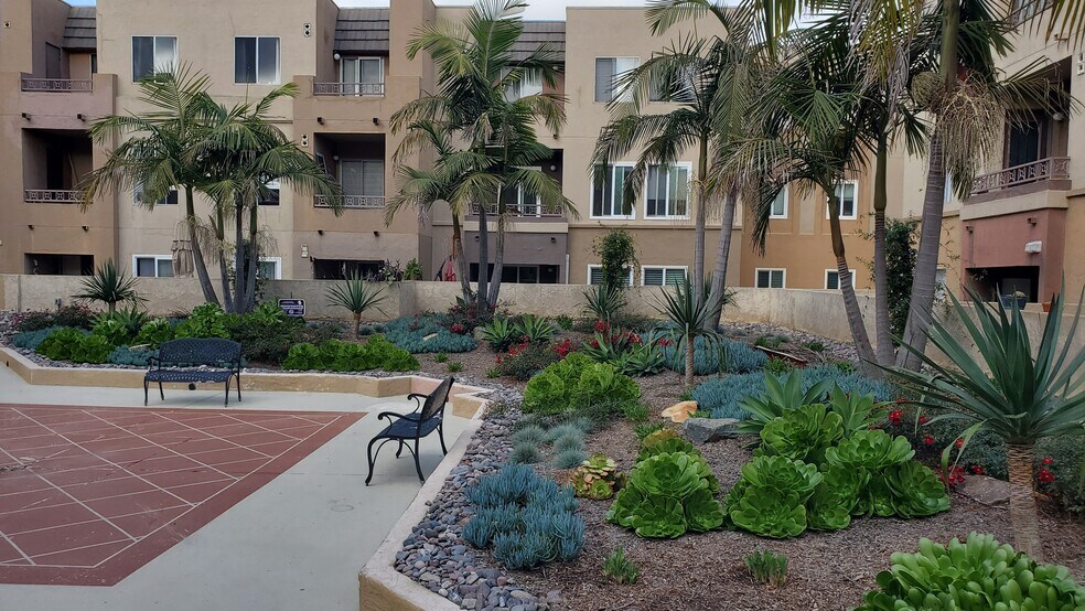 Building Photo - 3520 Lebon Dr