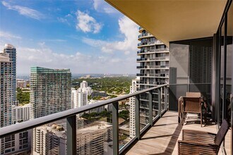 Building Photo - 801 S Miami Ave
