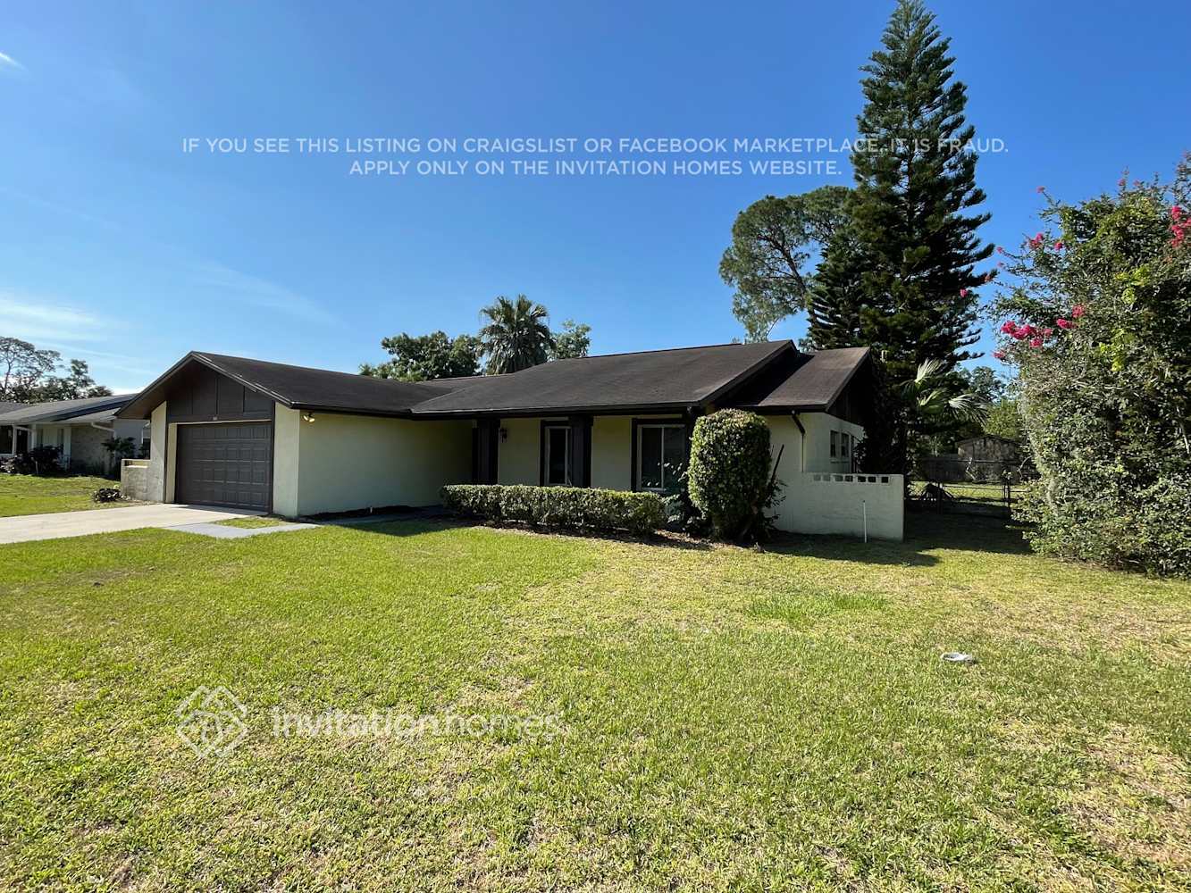 Building Photo - 304 Larkwood Dr