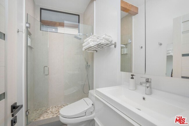 Building Photo - 4108 Highland Ave
