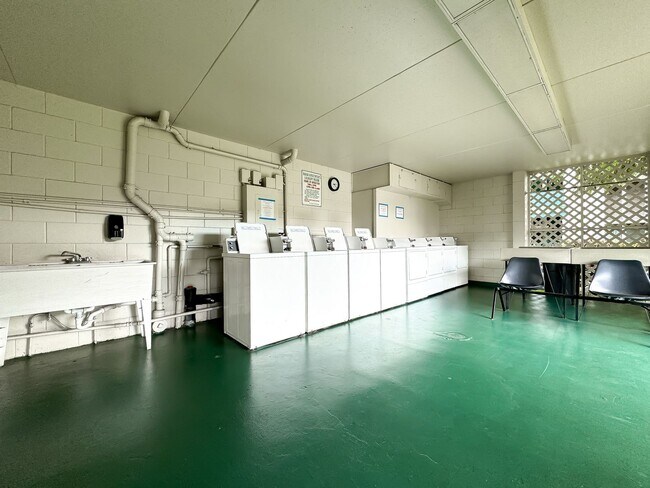 Building Photo - Refreshed Mililani Condo