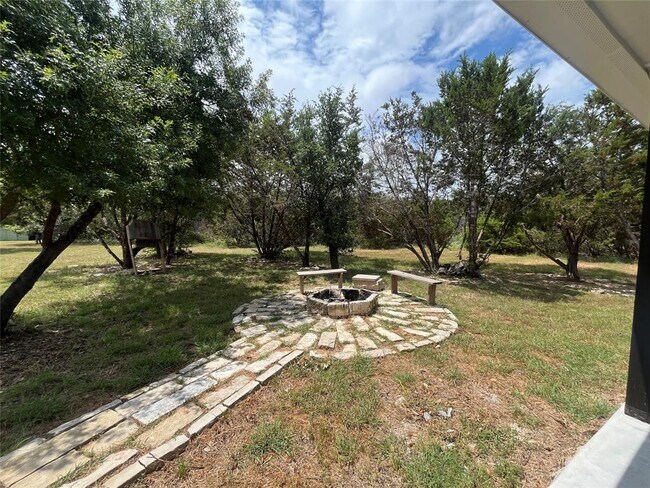 Building Photo - 719 Co Rd 304