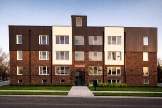 Building Photo - West View Towers