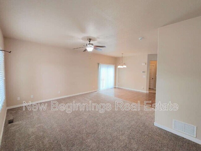 Building Photo - 2562 Ellingwood Dr