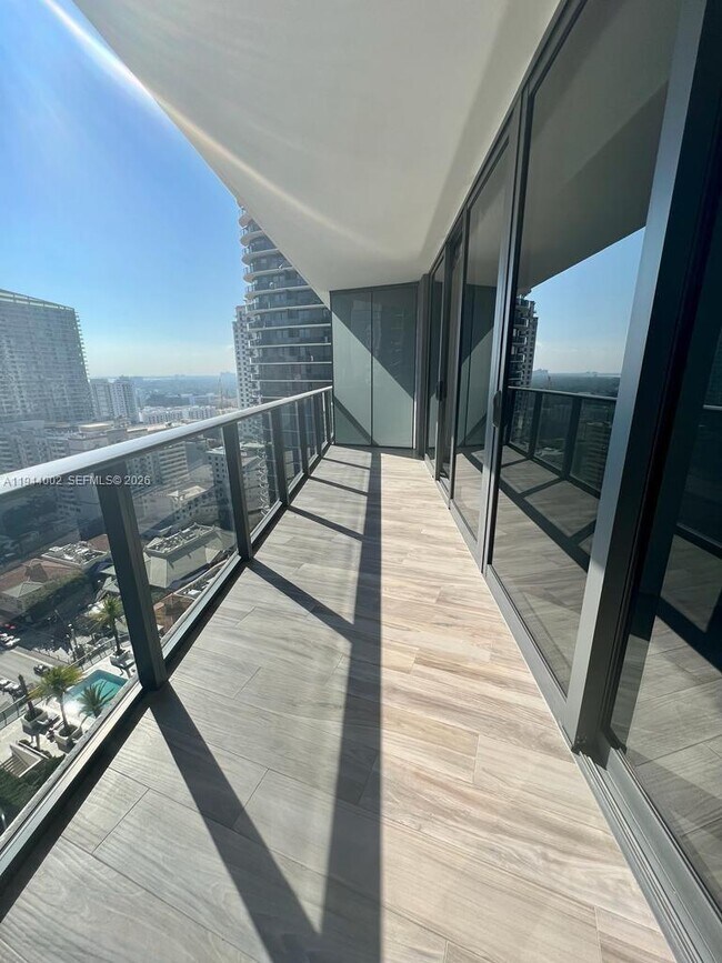 Building Photo - 801 S Miami Ave