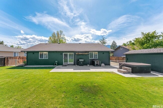 Building Photo - Rare 2016 sf home | 4 bedrooms w/ 2 primary suites and 3 bathrooms
