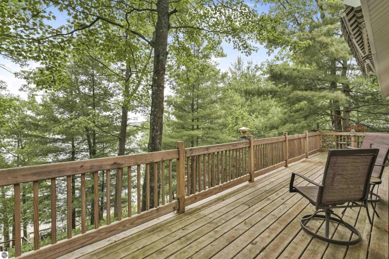 Building Photo - 542 Island View Dr