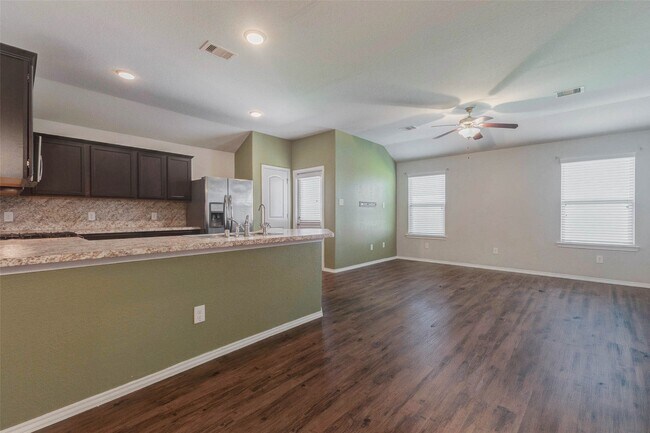 Building Photo - 5422 Dovetail Arbor Trace