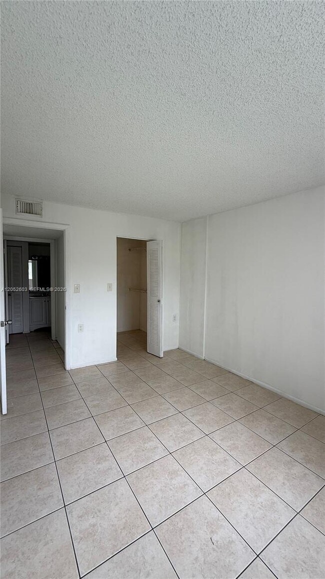 Building Photo - 1163 Lake Terry Dr
