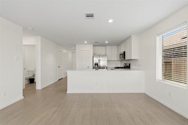 Building Photo - 9323 Speckled Trout Dr