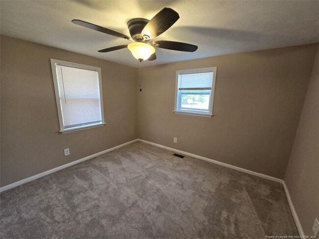 Building Photo - 219 E Clinton St