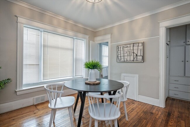 Building Photo - 4 Bedroom 2 Full Bath House | Front Porch ...