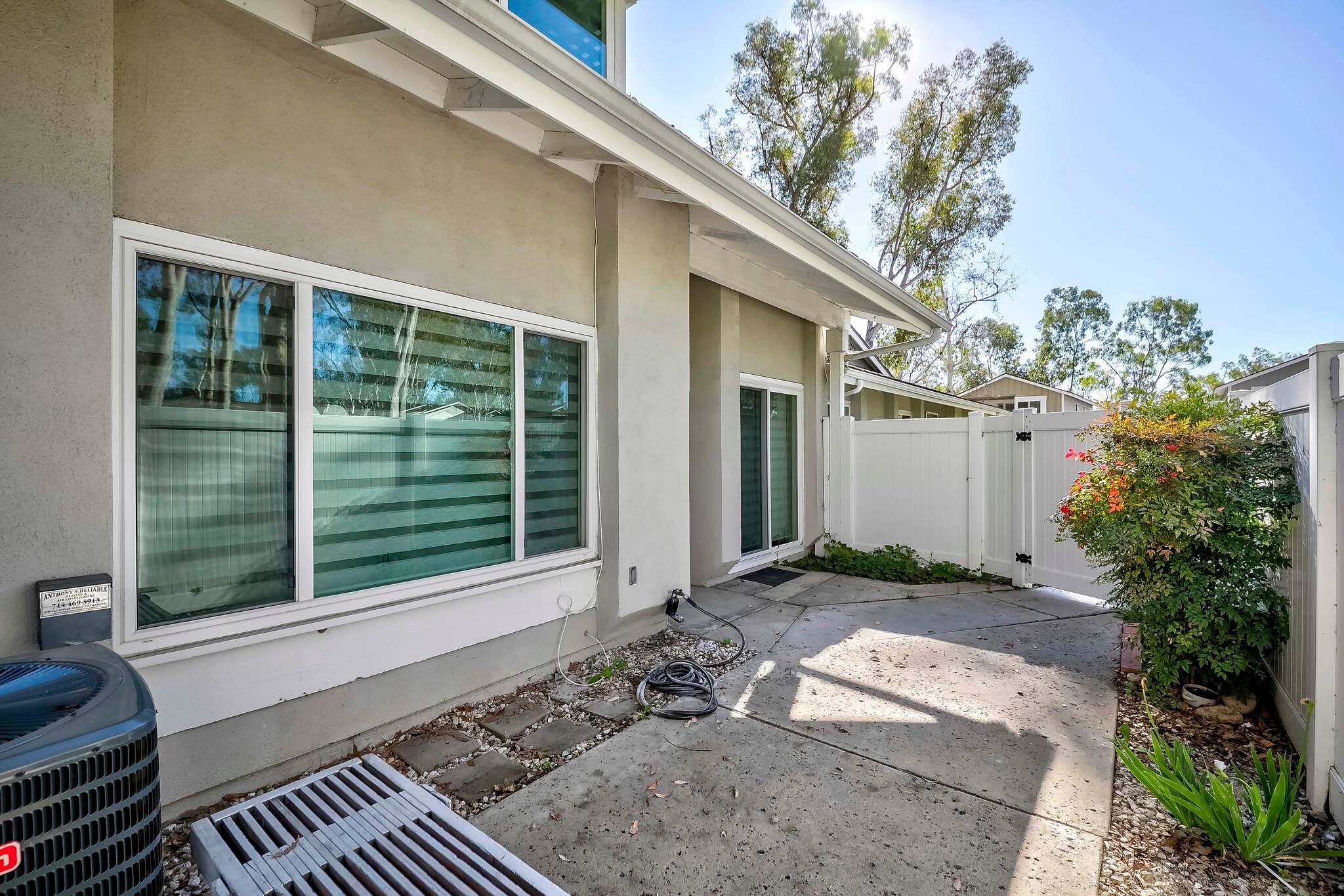 Building Photo - 2423 Coventry Cir