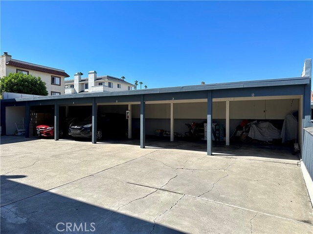 Building Photo - 24831 La Cresta Dr