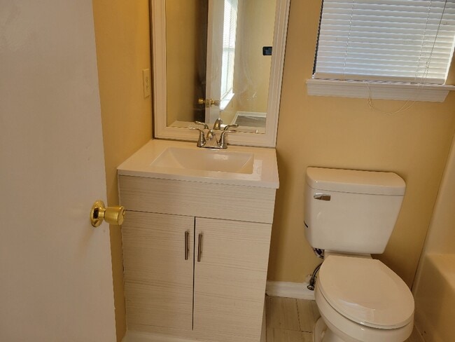 Building Photo - 3521 Spring Glen Ln