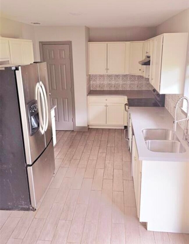 Building Photo - 3308 Sophie Ann Dr