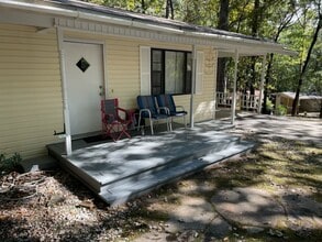 Building Photo - Cutie and move-in ready