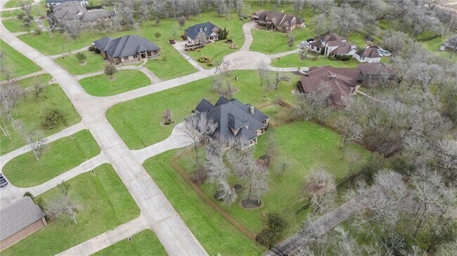 Building Photo - 32711 Wales Cir