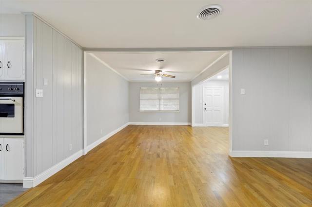 Building Photo - 100 Spinner Cir