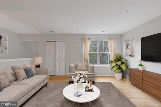 Building Photo - 1346 Chanticleer-