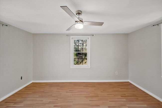 Building Photo - 704 S Arlington Mill Dr