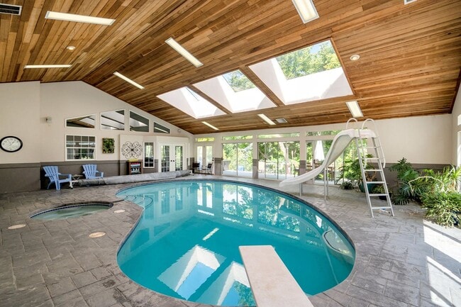 Building Photo - Immaculate Home for rent in gated cul-de-sac!