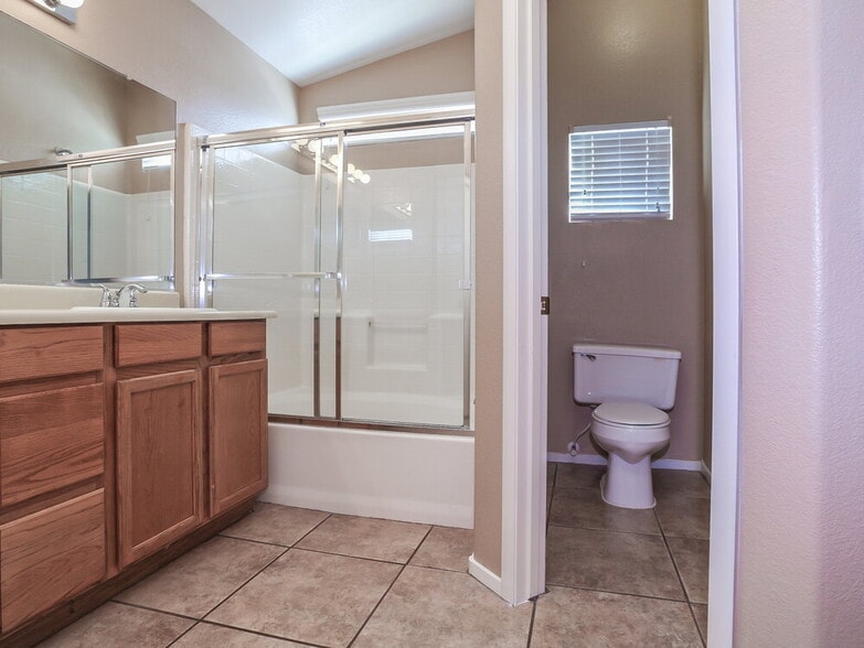 Building Photo - 5516 Cloudy Glen St