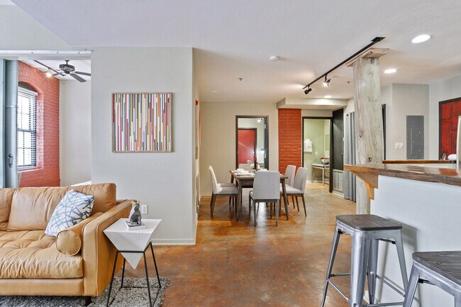 Building Photo - 1041 Constance St