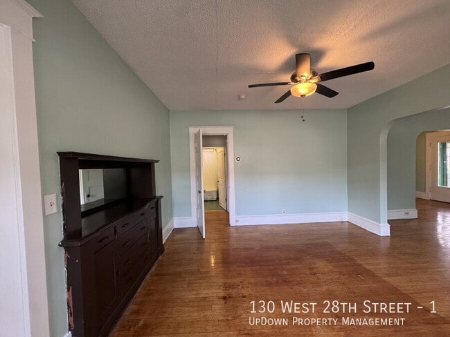 Building Photo - 130 W 28th St