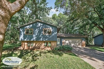 Building Photo - 4 Bedroom Home in Maple Grove