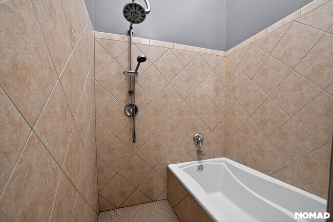 Building Photo - 1273 MacKintosh pknw