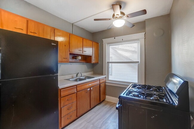 Building Photo - 3636 Besuden Ct