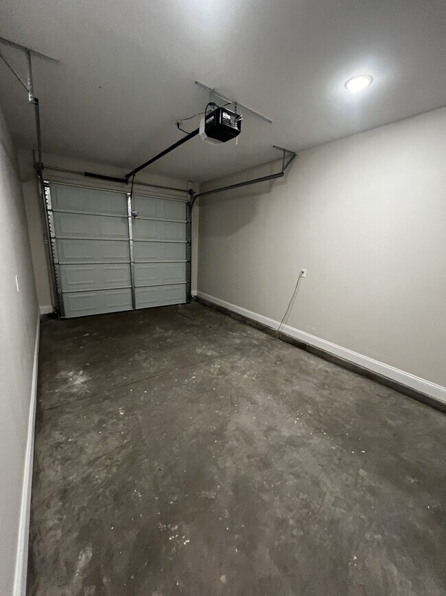 Building Photo - 430 Wren Crest Ln