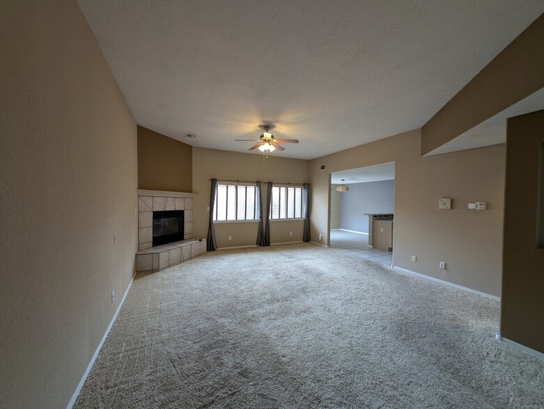 Building Photo - 542 Pinon Creek Rd SE