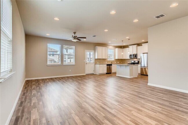 Building Photo - 10304 Forest Grove Dr
