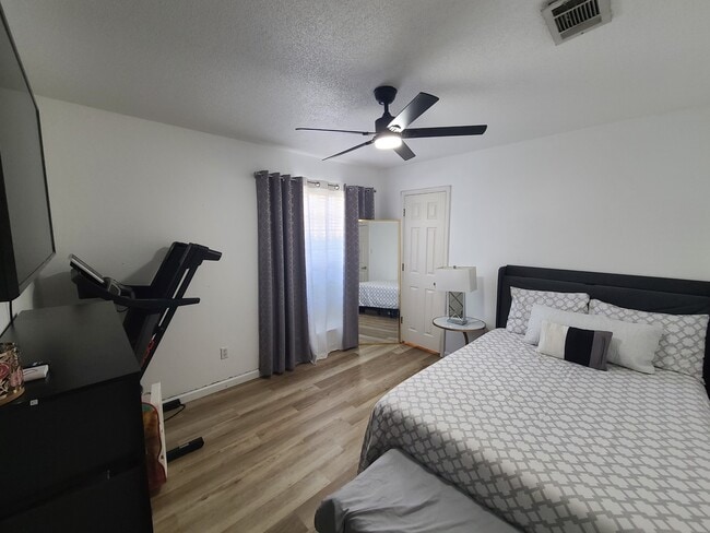 Building Photo - 179 W Cherrywood Ln