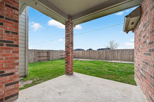 Building Photo - 18727 Forest Deer Rd