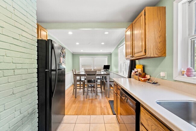 Building Photo - 22 Witham St