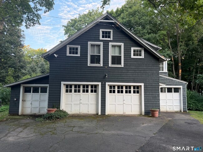 Building Photo - 856 Boston Post Rd