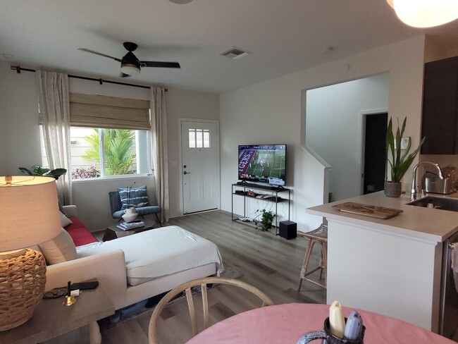 Building Photo - 91-1841-1841 Keaunui Dr