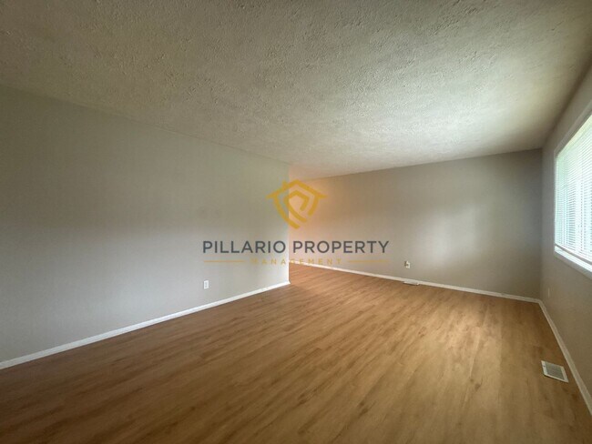 Building Photo - 1112 Earhart St