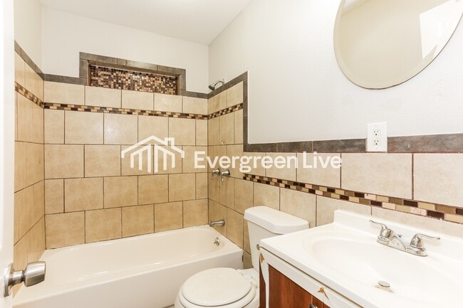 Building Photo - 8914 Cardella Ave